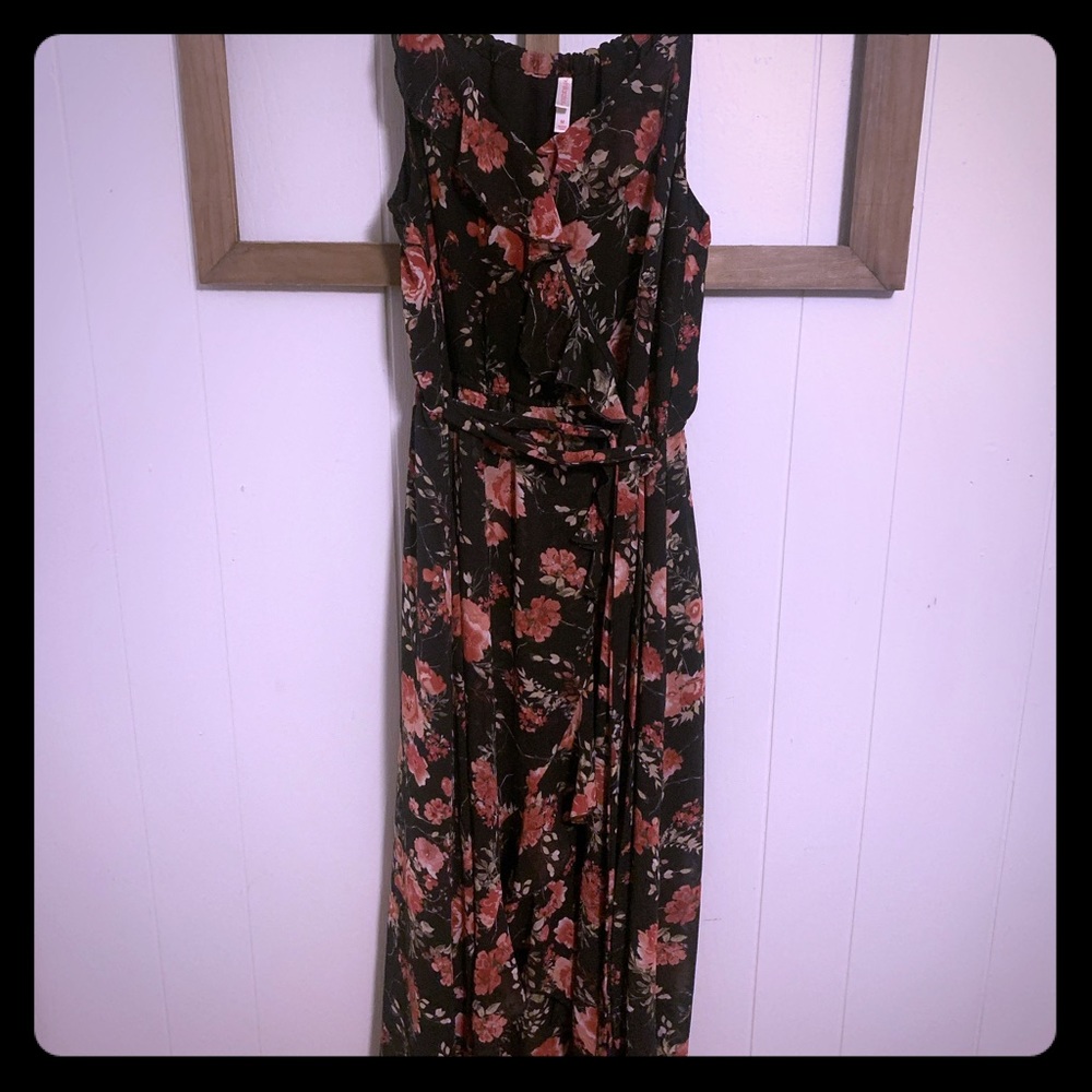 Floral spaghetti strap maxi dress